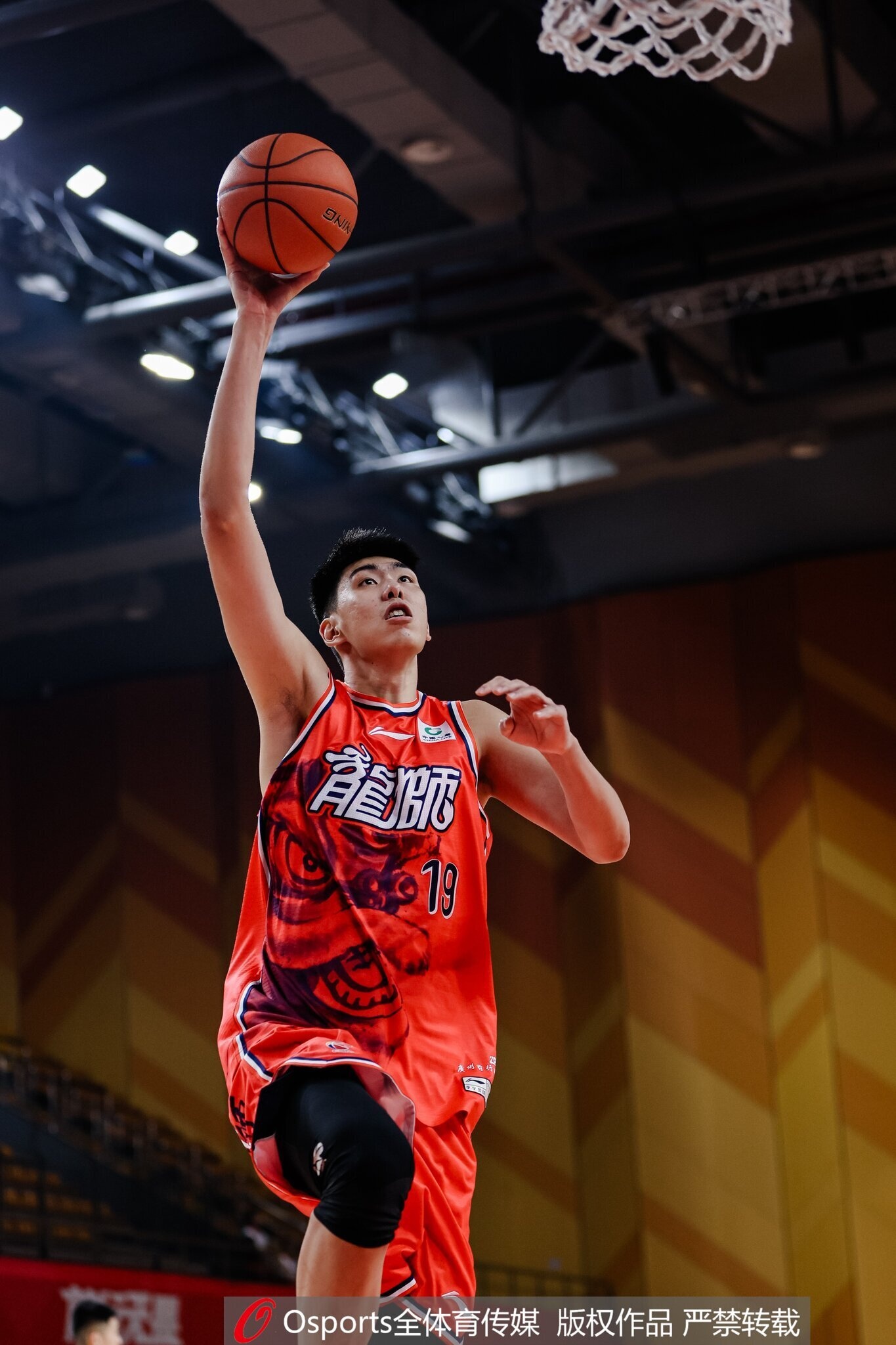 爱游戏体育-CBA常规赛第18轮最佳阵容：胡金秋、徐昕、高诗岩、奎因、弗格